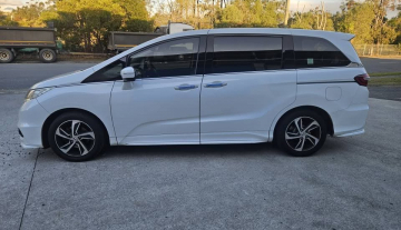 2015 Honda Odessey Vti- L Luxury 4.jpg